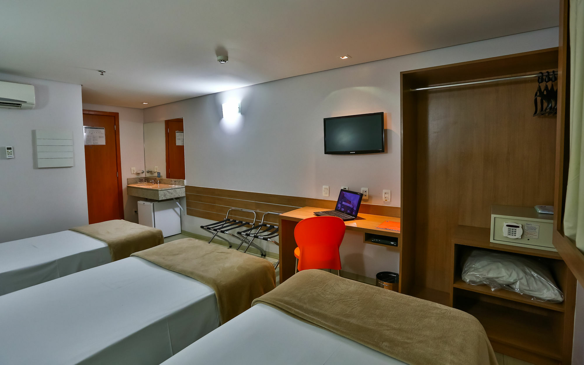 Hotel Go Inn Estacao กัวยาเนีย ภายนอก รูปภาพ