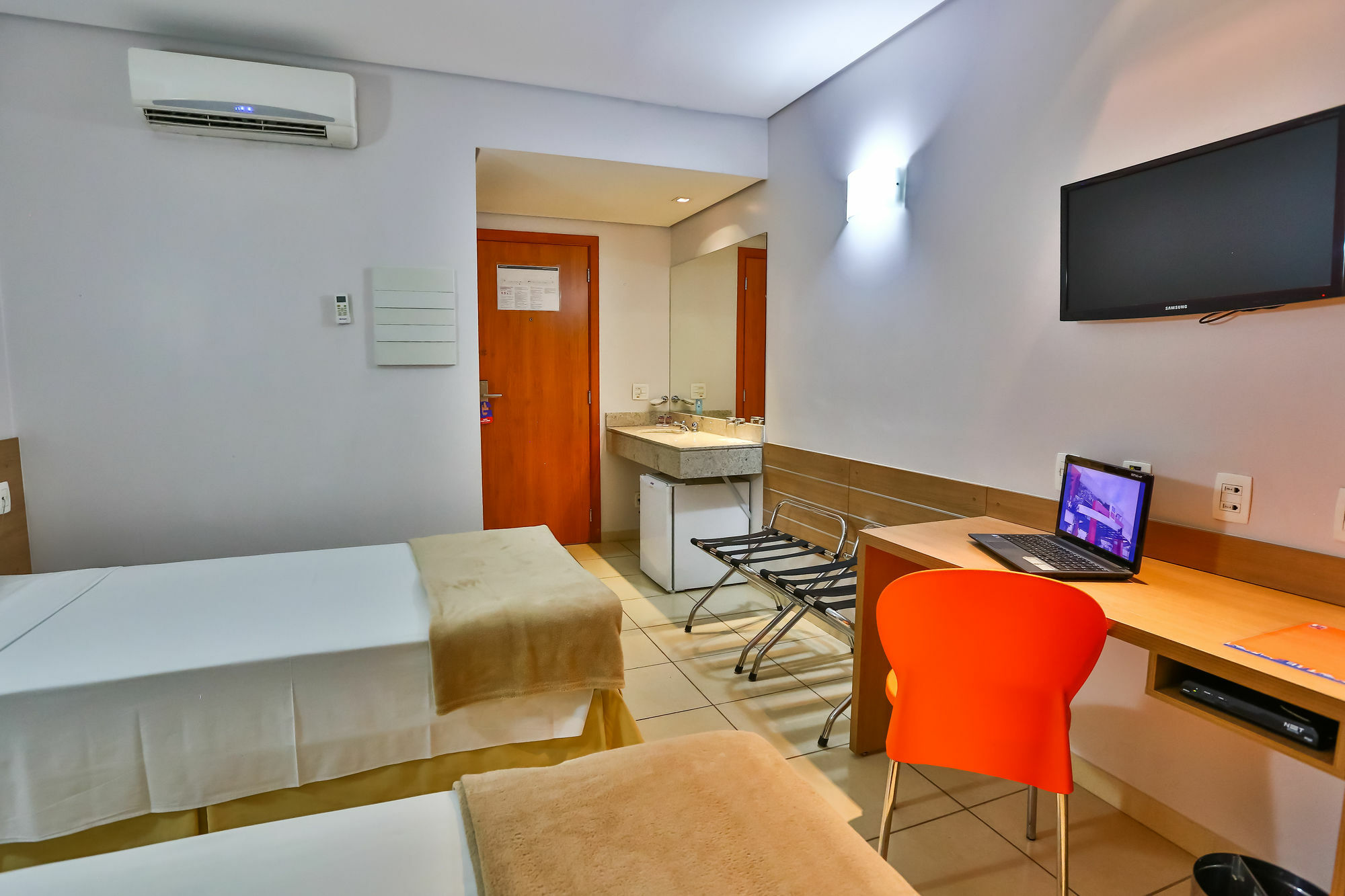 Hotel Go Inn Estacao กัวยาเนีย ภายนอก รูปภาพ